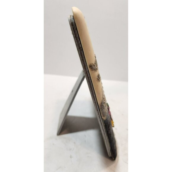 6" by 8" Hand Painted Floral Pansies 3D Picture Frame with Oval Cutout - Picture 5 of 9